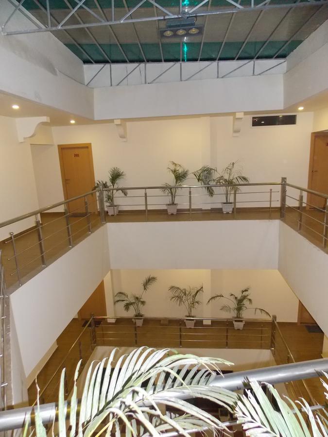 Nutan Hotel Balrampur Bagian luar foto